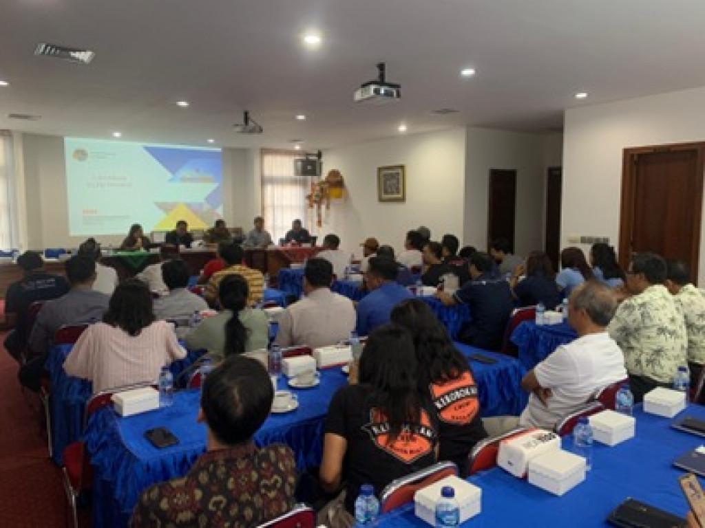 Sosialisasi Layanan Elektronik Kantor Pertanahan Badung se-Kuta Utara di LPD Desa Adat Kerobokan